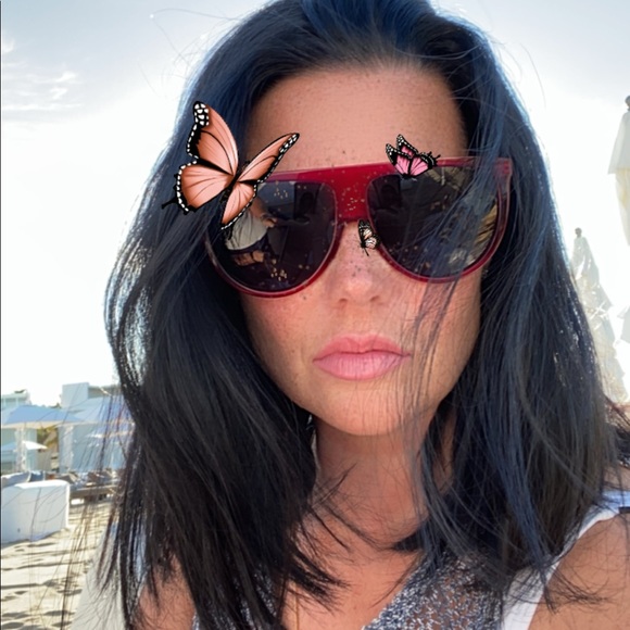 Meet your Posher, Tabitha - Picture 1 of 2